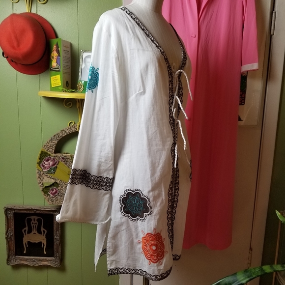 Mudpie Embroidered Swim Coverup Lrg - Picture 4 of 9